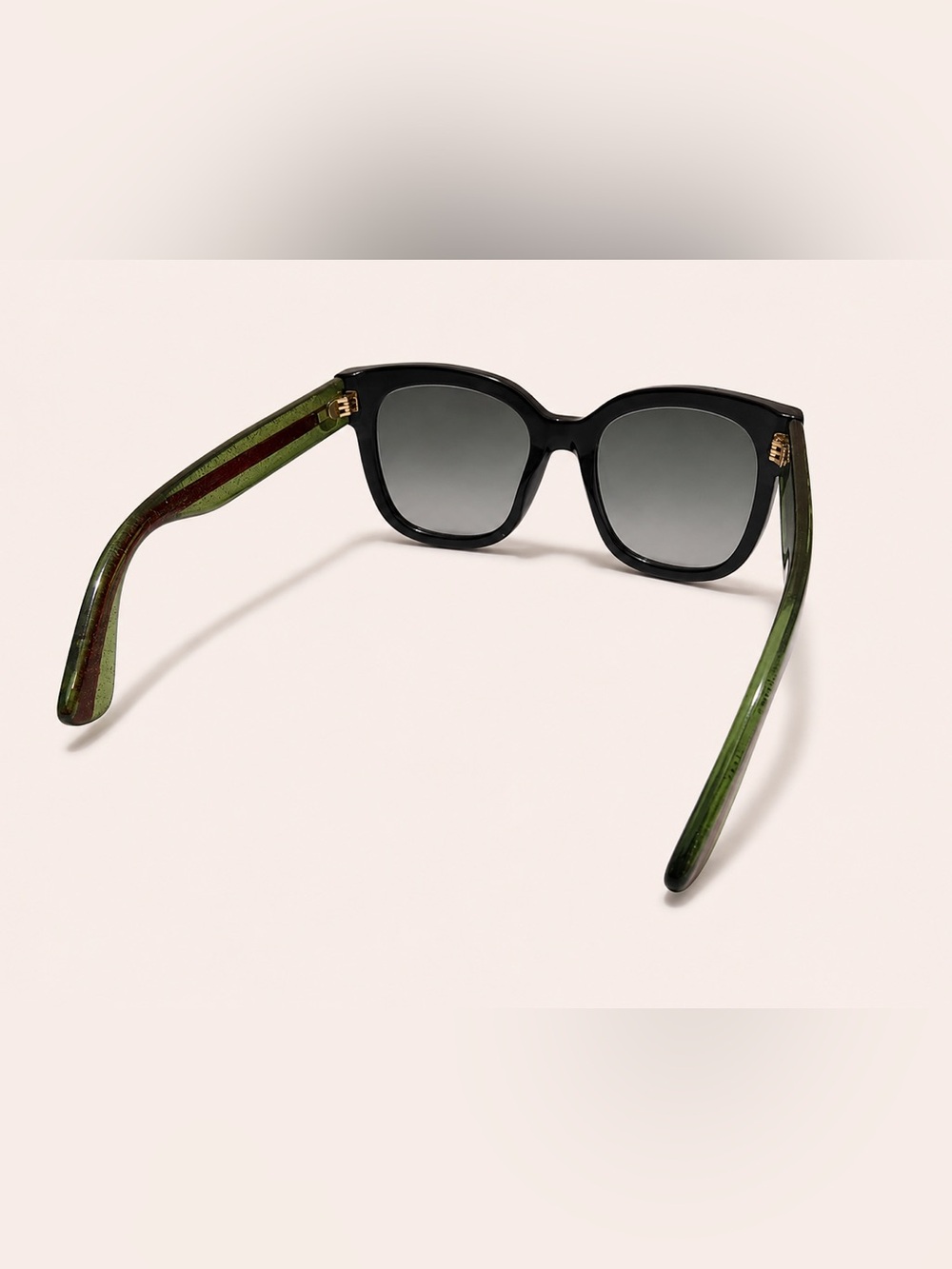Gucci Black Oversized Square Sunglasses with Purple Case, Dust Bag, & Dust Cloth - Picture 4 of 4